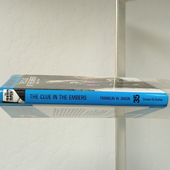 The Hardy Boys Mysteries Book - Picture 2 of 3